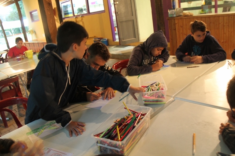 Village Camps International Summer Camp Ard&egrave;che, France 2019-07-26 https://www.villagecamps.com/journals_admin/images/915-44-07-07-2014   (800x533) (7).jpg